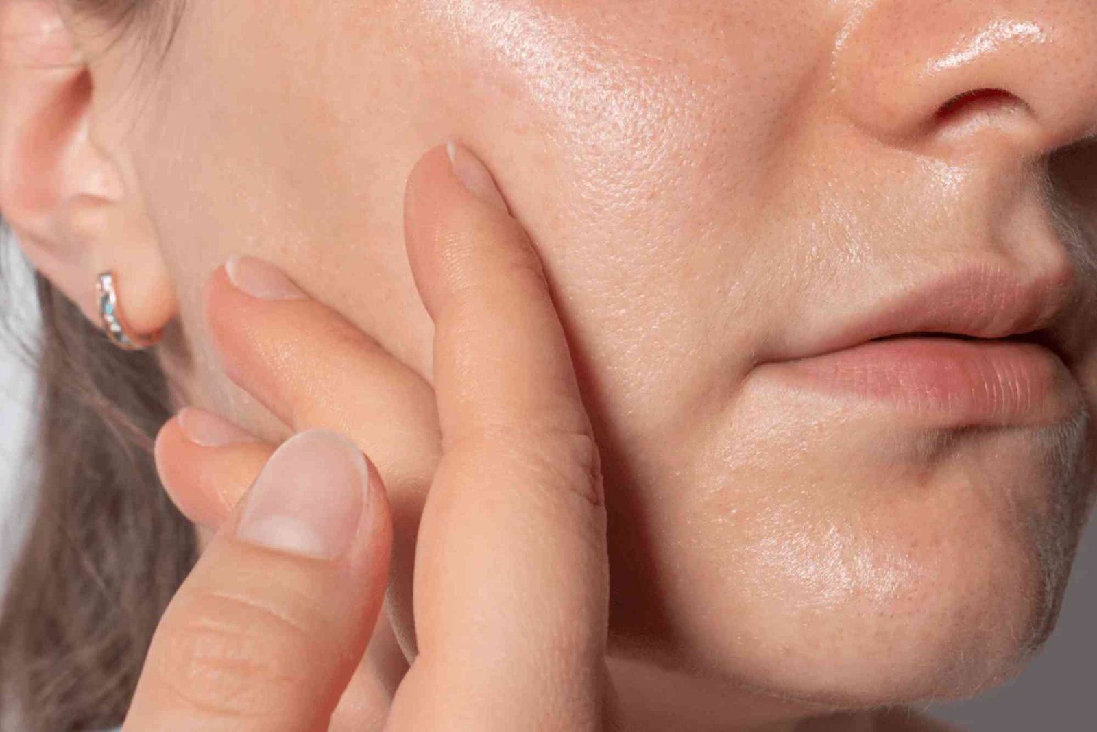 Cara Mengurangi Minyak Berlebih pada Wajah