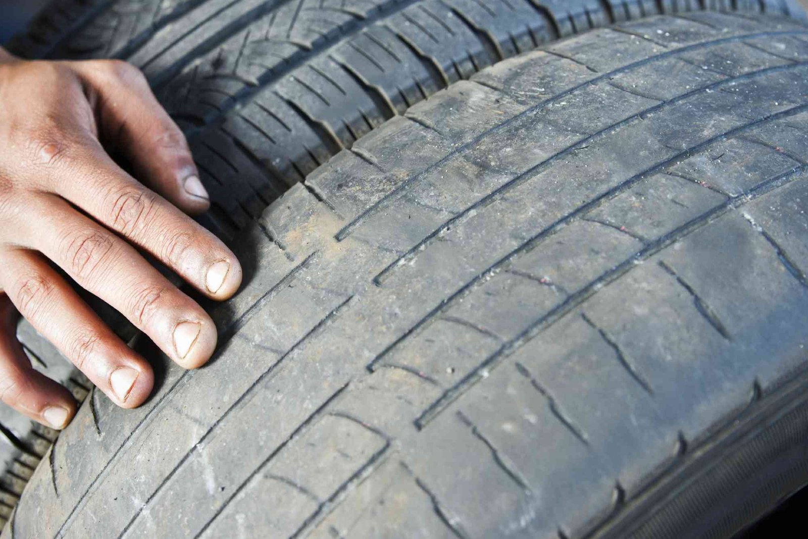 Penyebab Ban Mobil Cepat Gundul